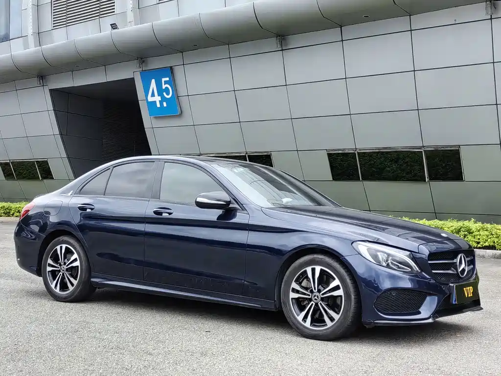 Mercedes-Benz C-Class — миниатюра 3