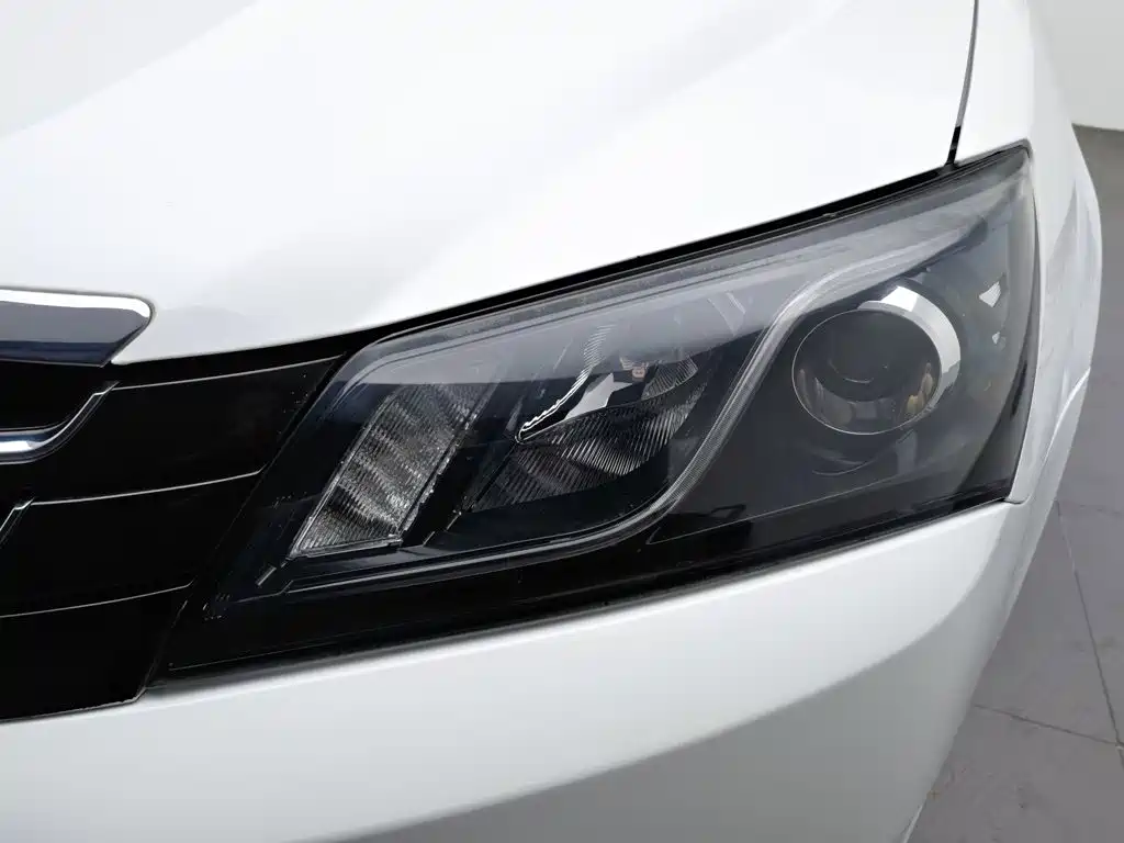 Geely Emgrand — миниатюра 7