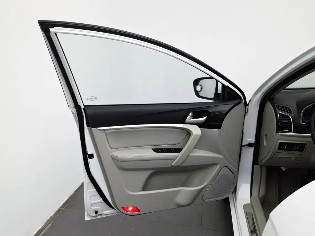 Geely Emgrand — миниатюра 8