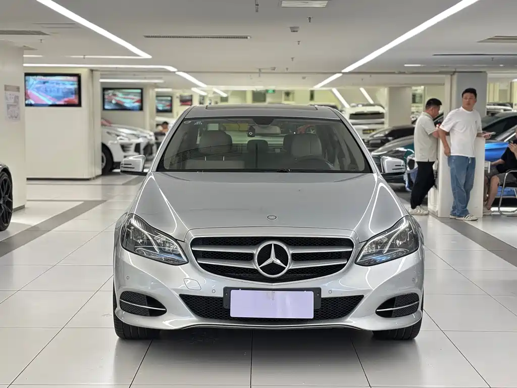 Mercedes-Benz E-Class — миниатюра 2