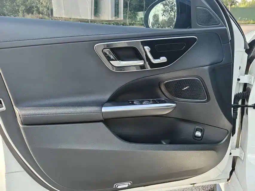 Mercedes-Benz C-Class — миниатюра 7