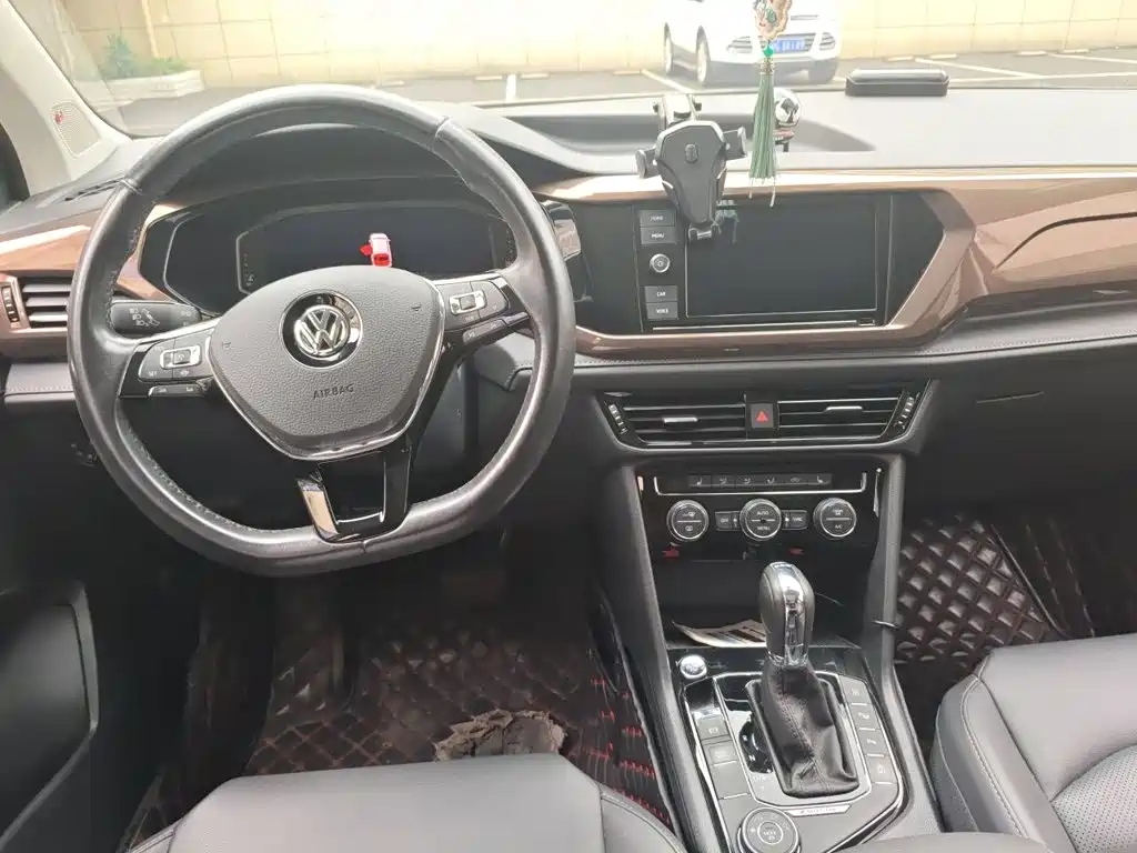 Volkswagen Tharu — миниатюра 10