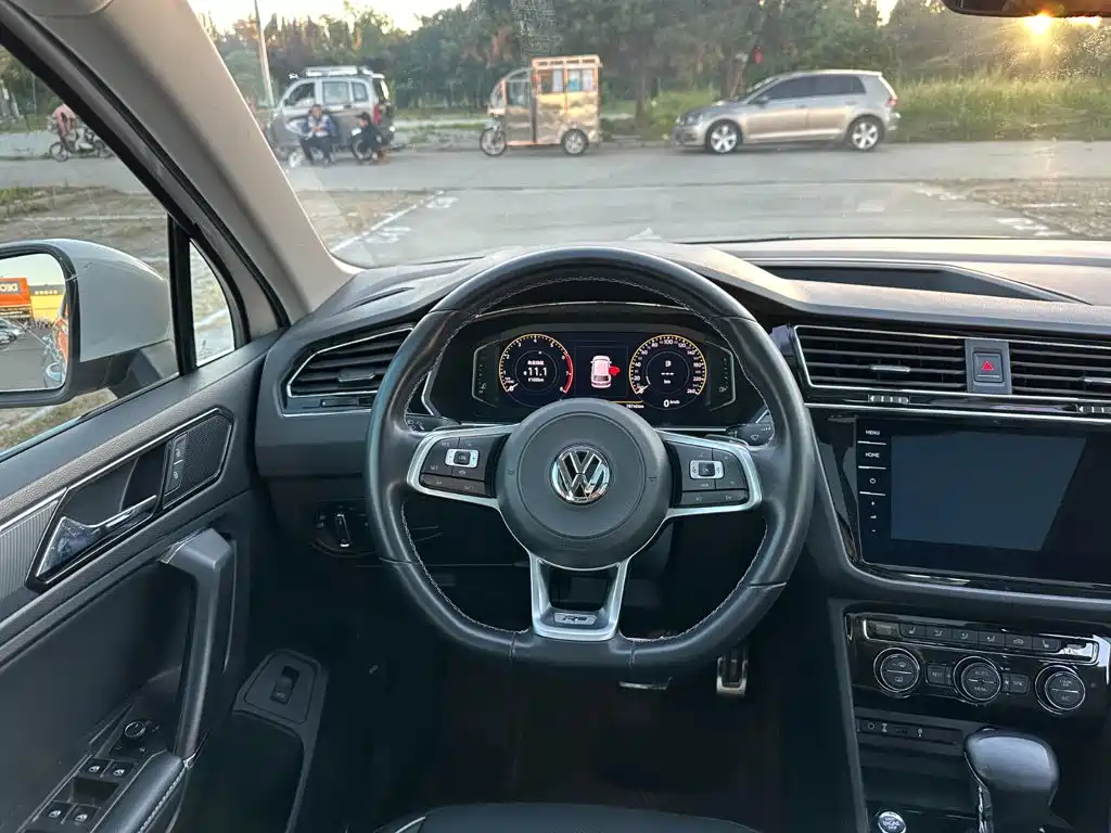 Volkswagen Tiguan L — миниатюра 20