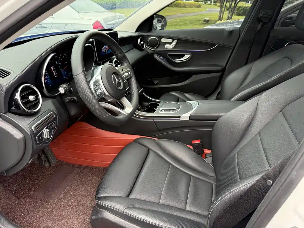 Mercedes-Benz C-Class — миниатюра 6