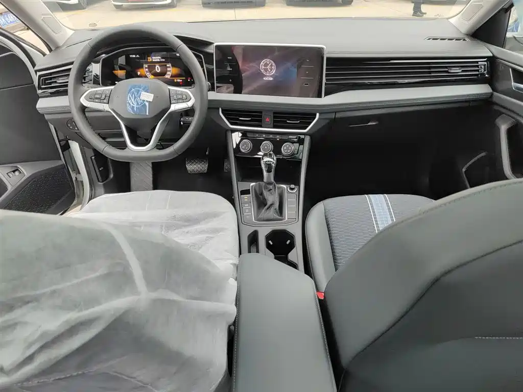 Volkswagen Sagitar 2025 200TSI DSG
