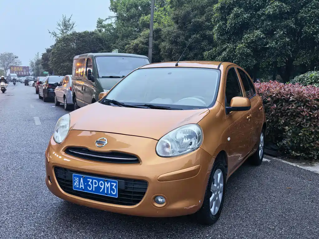 Nissan March 2016