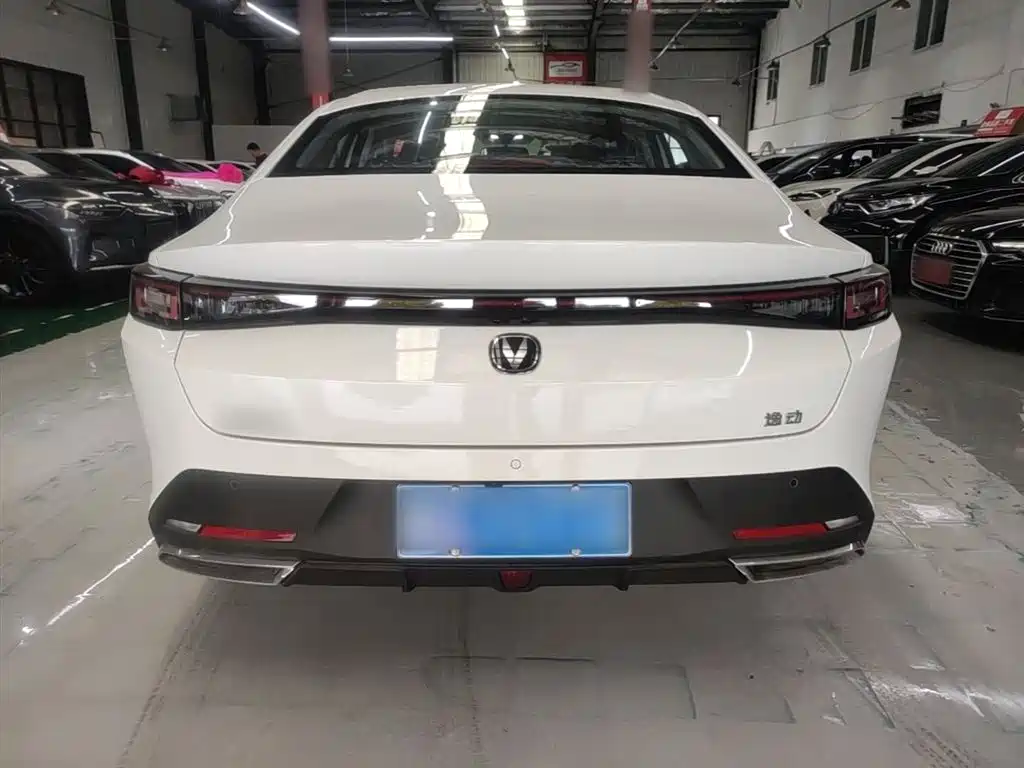 Changan Eado 2025 1.5T 500Bar Luxury