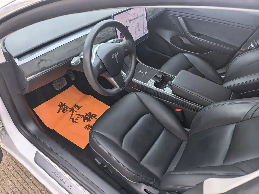 Tesla Model 3 — миниатюра 7