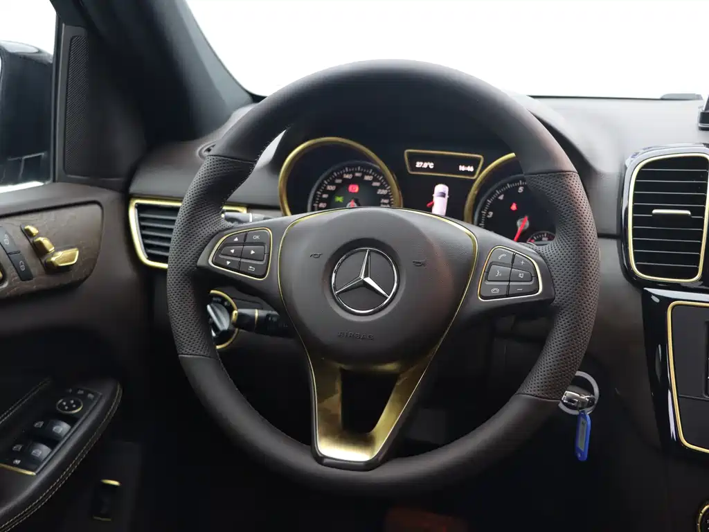 Mercedes-Benz GLE (Import) — миниатюра 19