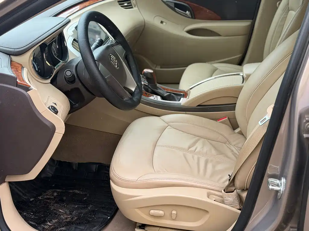 Buick LaCrosse — миниатюра 4