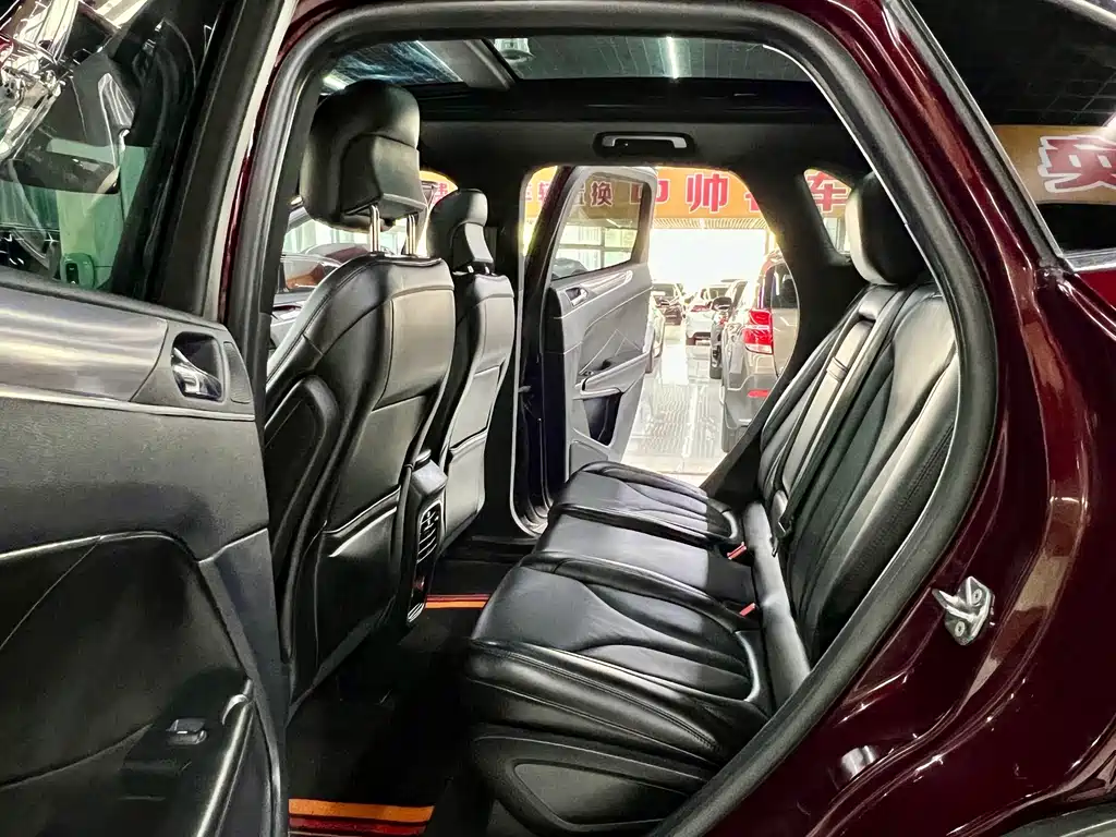 Lincoln MKC — миниатюра 13