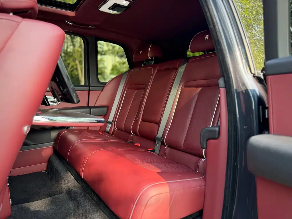 Rolls-Royce Cullinan — миниатюра 14