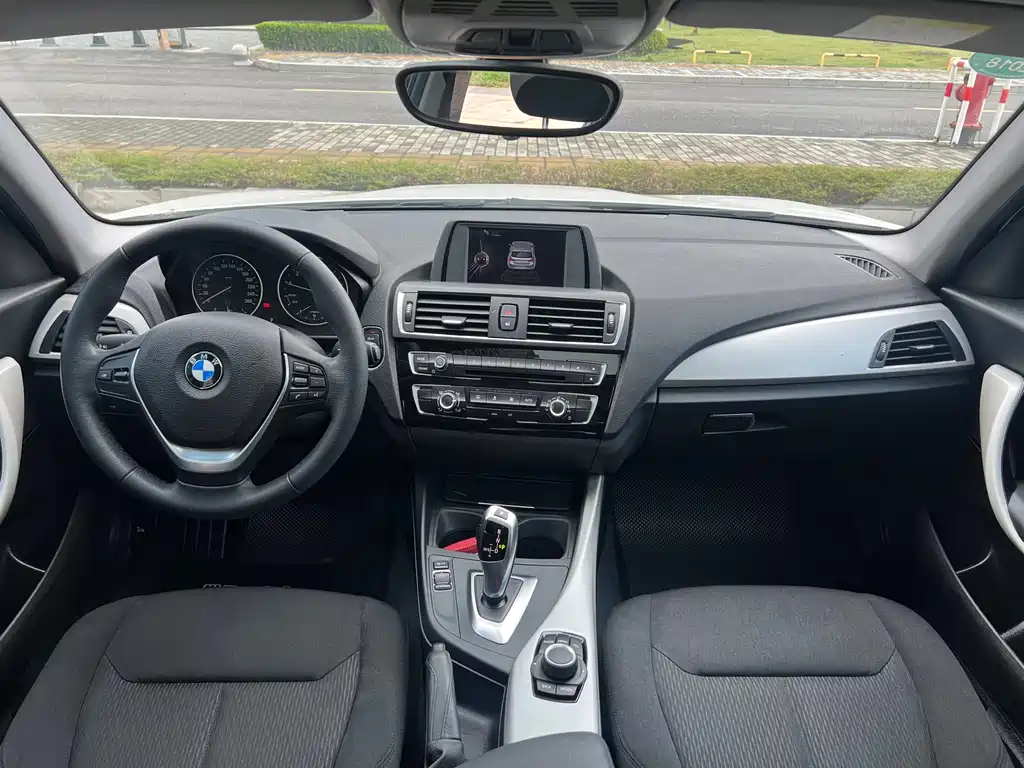 BMW 1 Series (Import) — миниатюра 8
