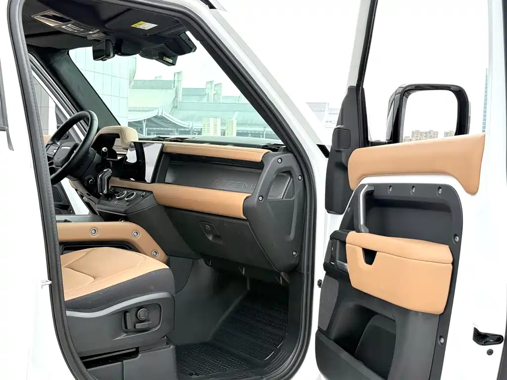 Land Rover Defender — миниатюра 6