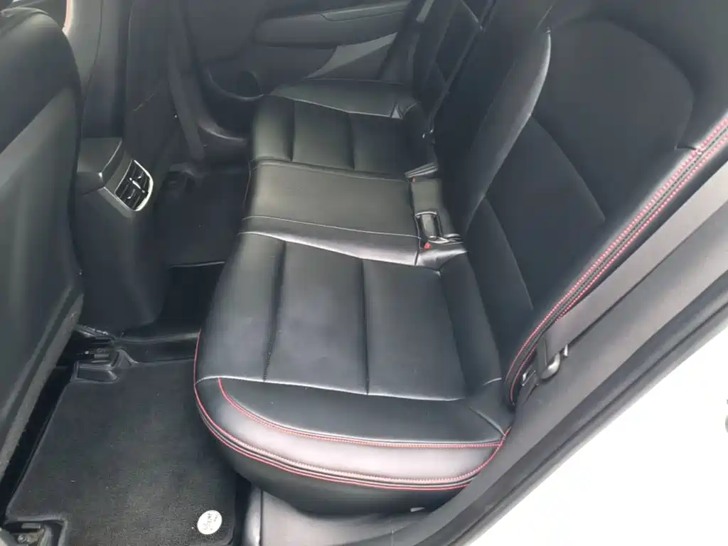 Hyundai Elantra — миниатюра 17