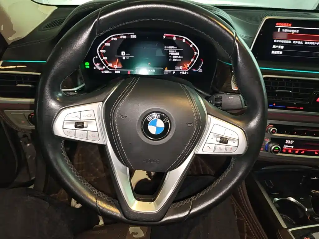 BMW 7 Series — миниатюра 11