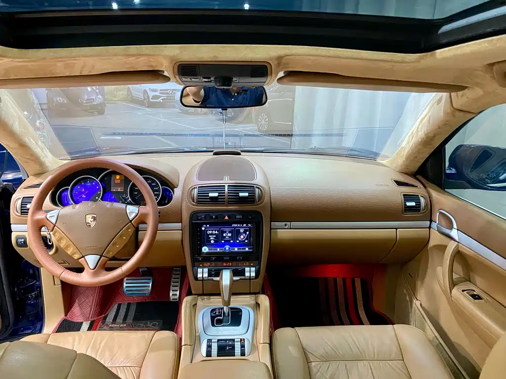 Porsche Cayenne — миниатюра 12