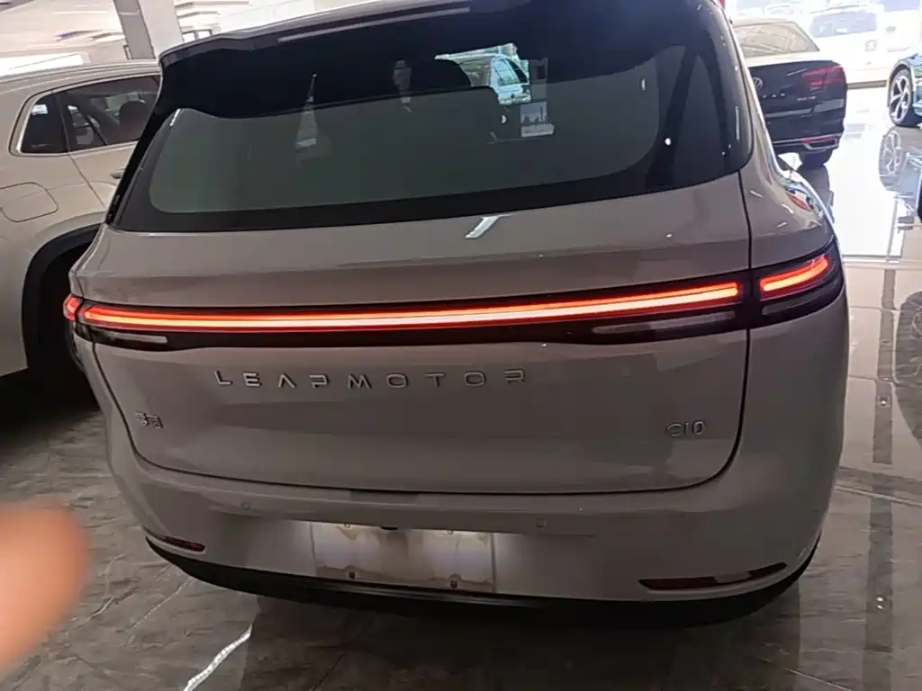 Leapmotor Leapmotor C10 — миниатюра 6
