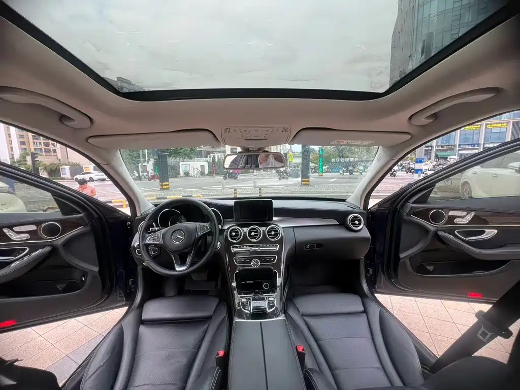 Mercedes-Benz C-Class — миниатюра 5