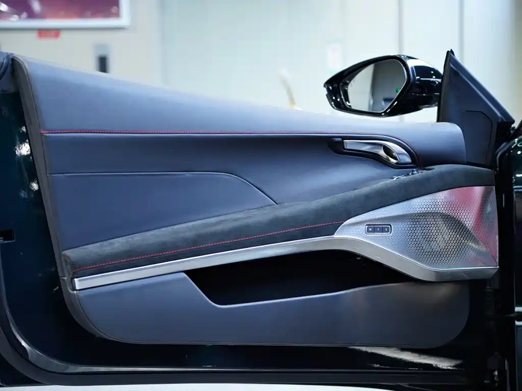 Lotus Emira — миниатюра 15