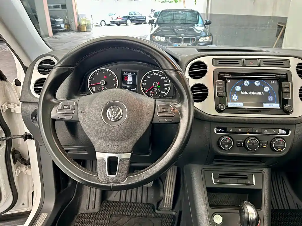 Volkswagen Tiguan — миниатюра 12