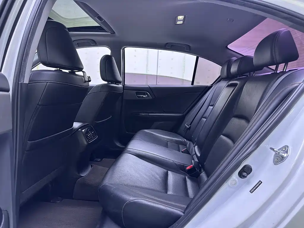 Honda Accord — миниатюра 9
