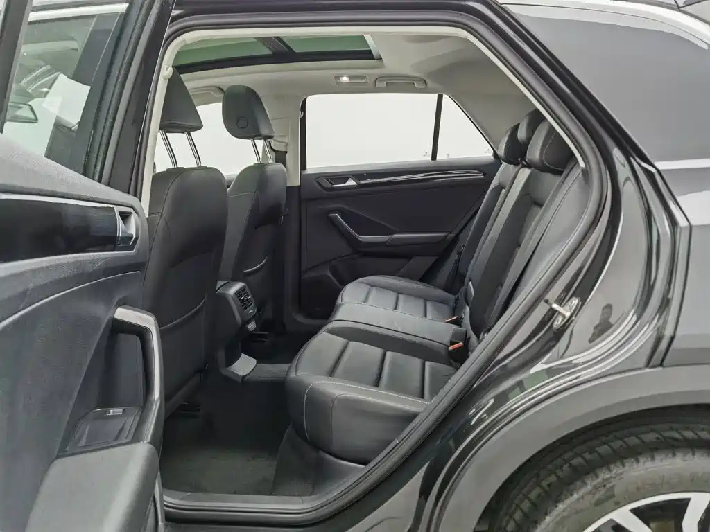 Volkswagen T-Roc — миниатюра 15