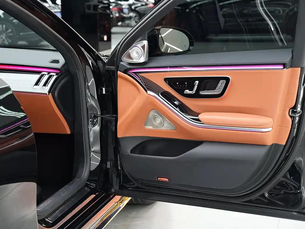 Mercedes-Benz S-Class — миниатюра 12