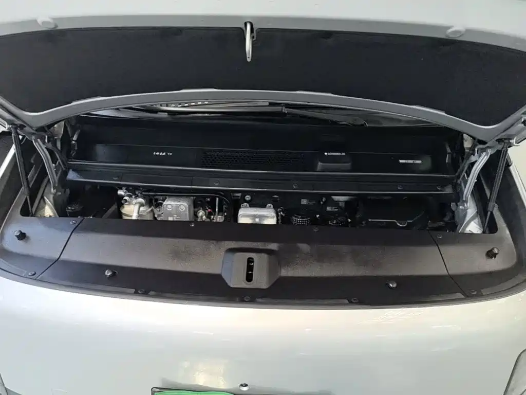 Li Auto Li MEGA — миниатюра 20