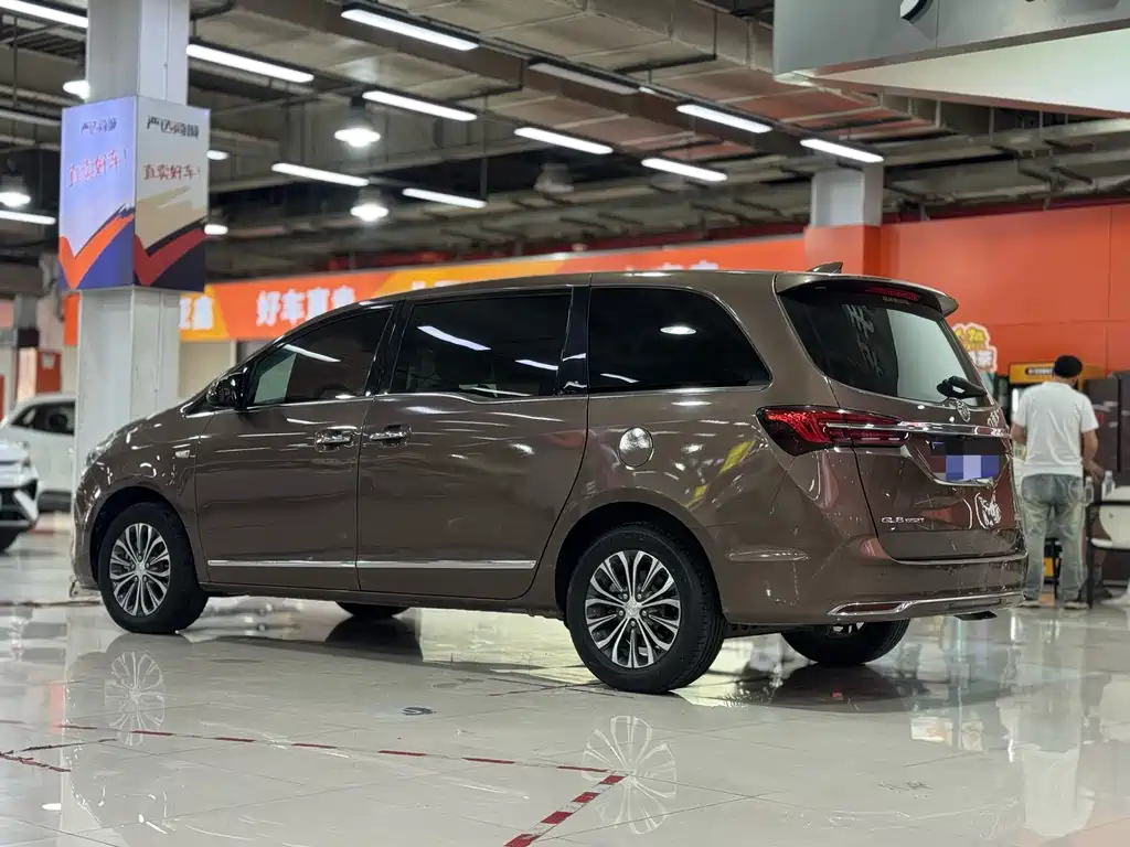 Buick GL8 — миниатюра 6