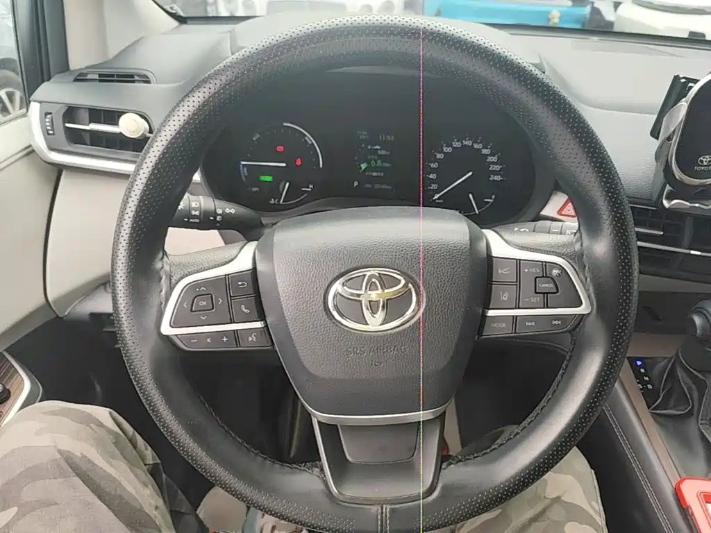 Toyota Sienna — миниатюра 11