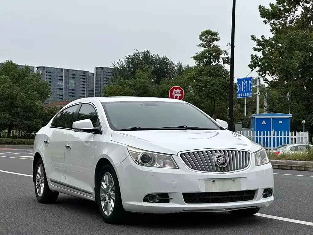 Buick LaCrosse — миниатюра 3