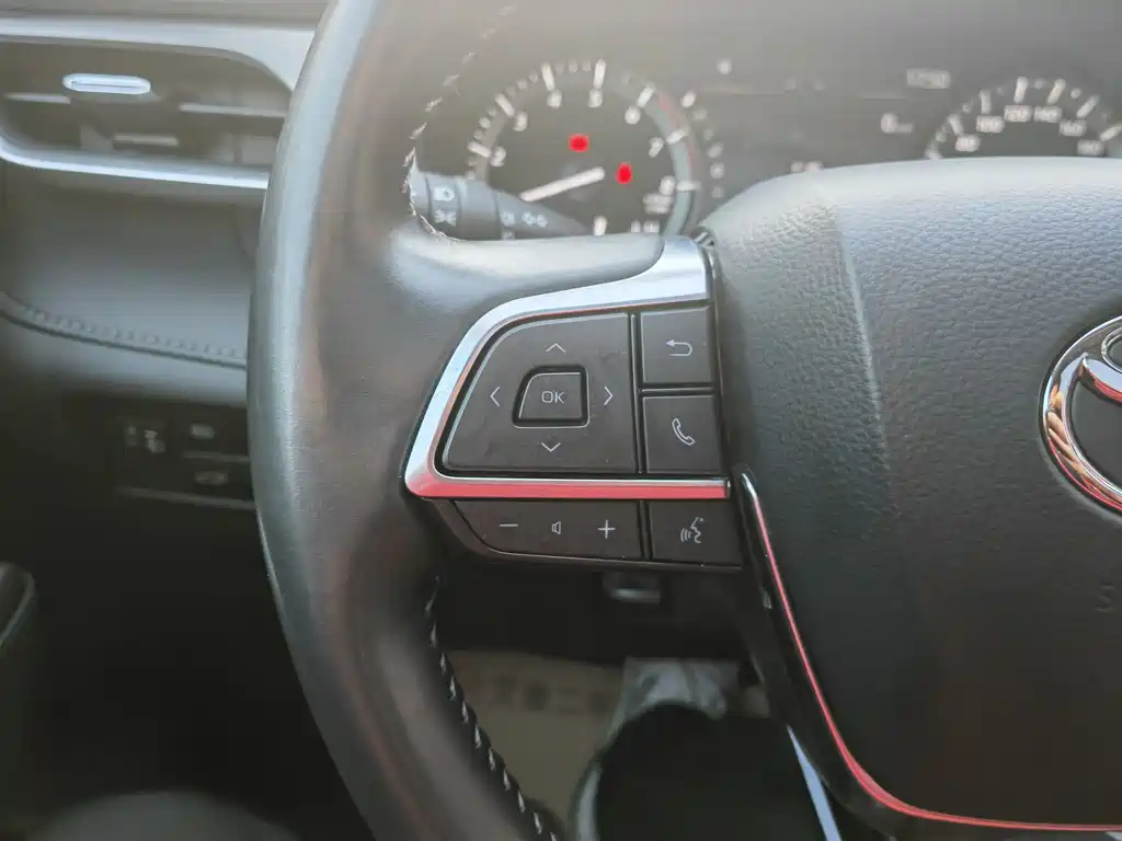 Toyota Highlander 2022 380T Luxury 7 мест