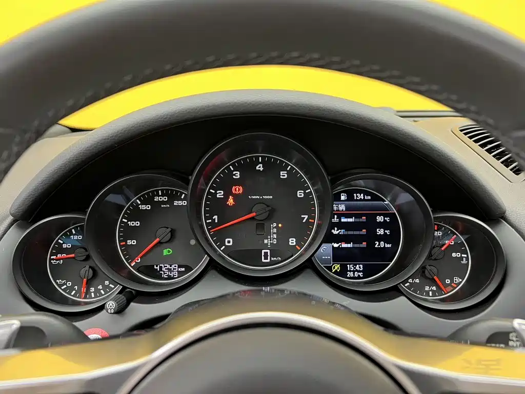 Porsche Cayenne — миниатюра 13