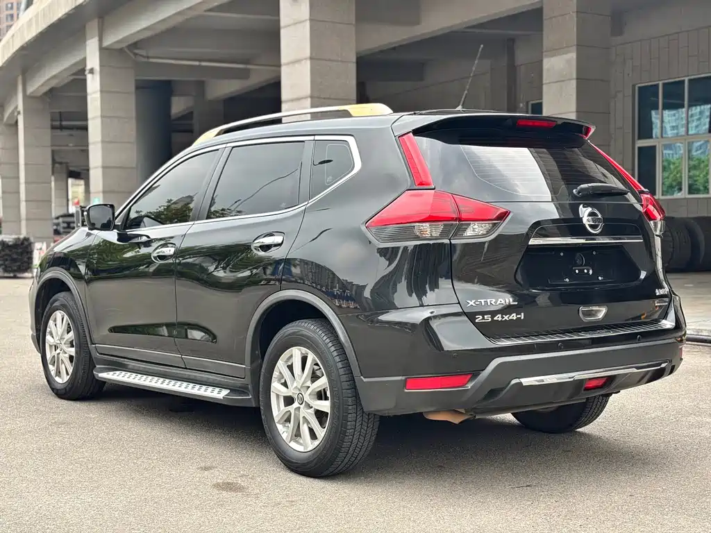 Nissan X-Trail 2019 2.0L CVT мест Comfort 2WD