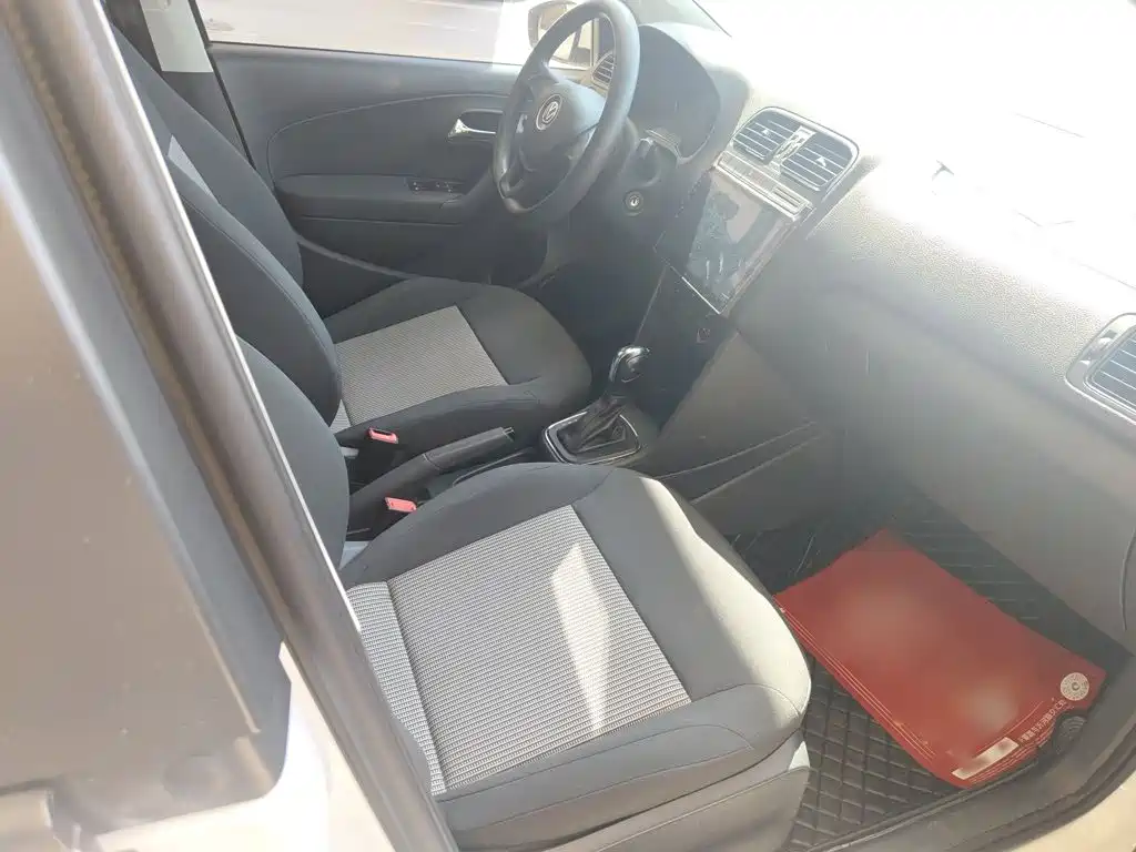 Volkswagen Polo — миниатюра 12