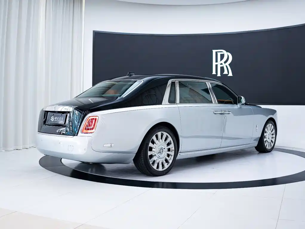 Rolls-Royce Phantom — миниатюра 4