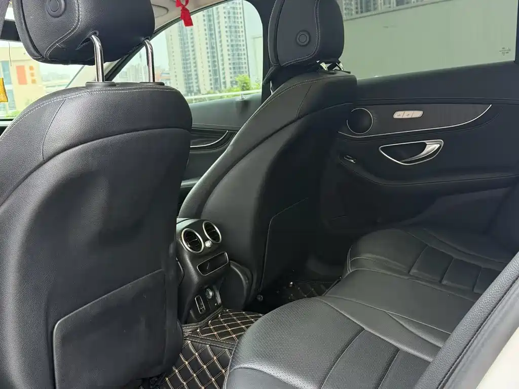 Mercedes-Benz C-Class — миниатюра 7