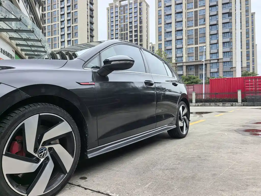 Volkswagen Golf GTI — миниатюра 7
