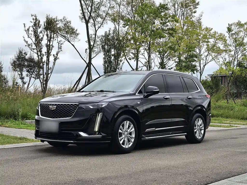 CADILLAC XT6