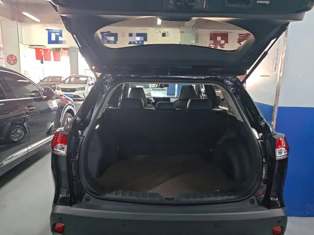 Toyota Corolla Cross — миниатюра 19