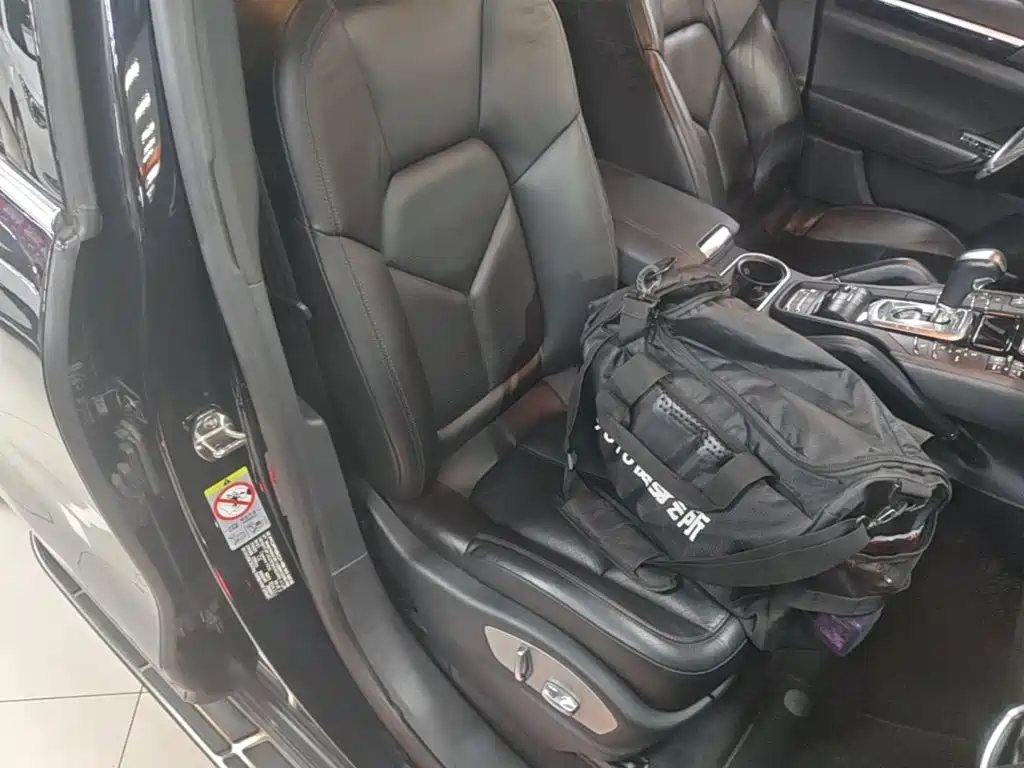 Porsche Cayenne — миниатюра 25