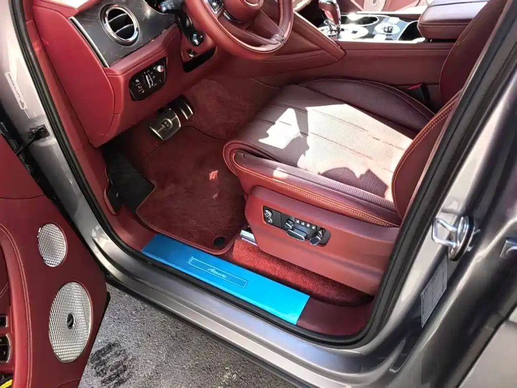 Bentley Bentayga 2023 4.0T V8