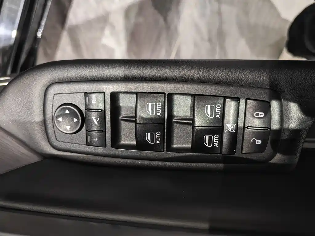 JEEP GRAND COMMANDER