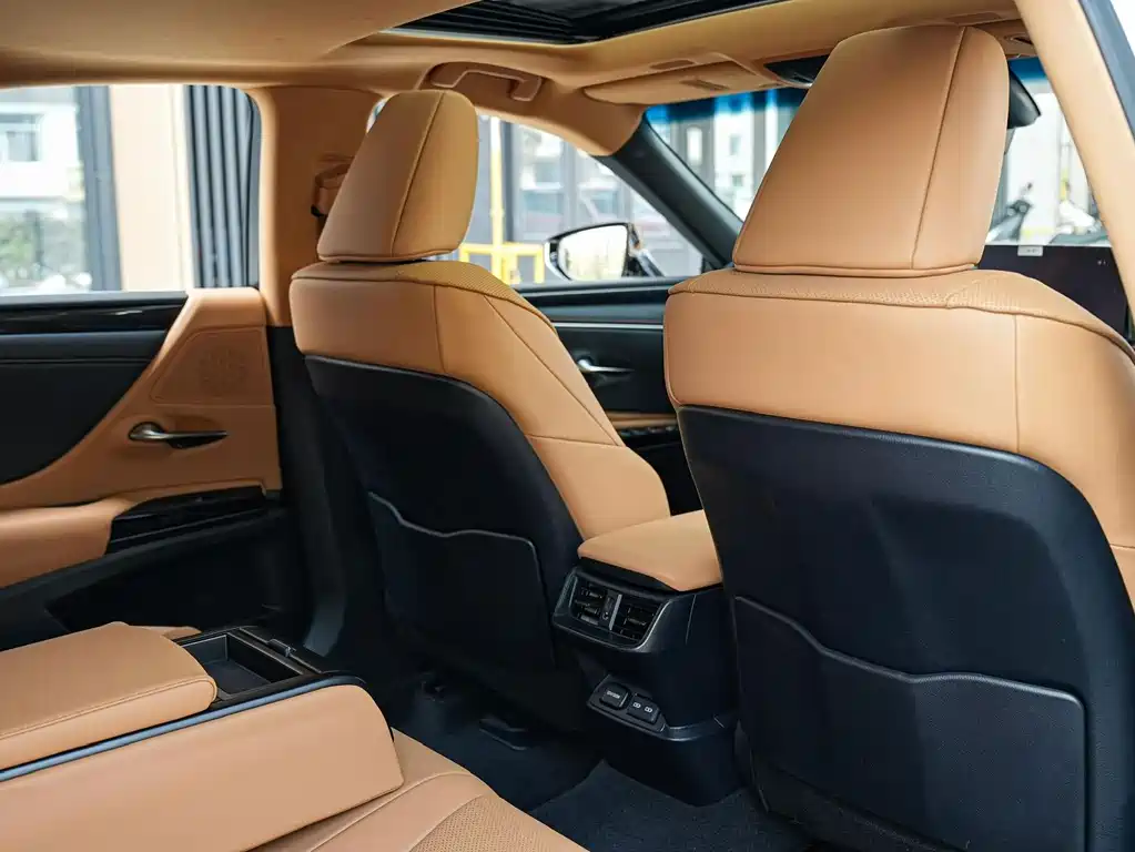 Lexus ES — миниатюра 13