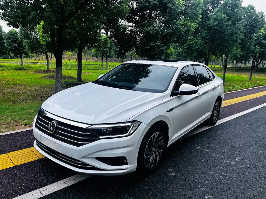 Volkswagen Sagitar 2021