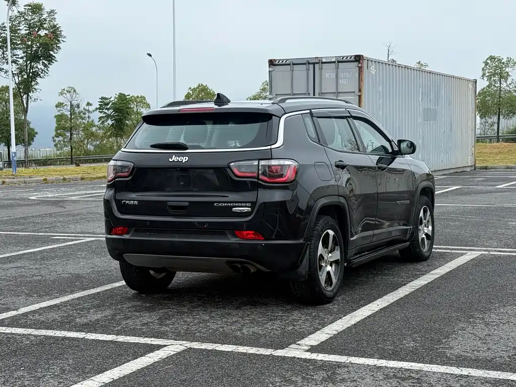 Jeep Compass — миниатюра 4