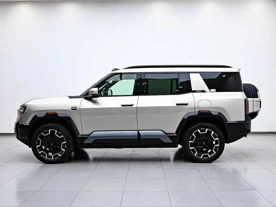 Fangchengbao Leopard 8 8 2025 Flagship 7 мест
