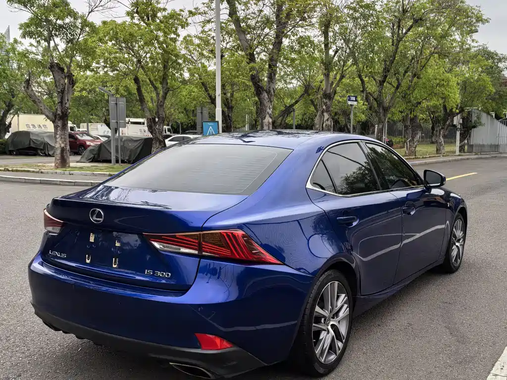 Lexus IS 2017 300 F SPORT