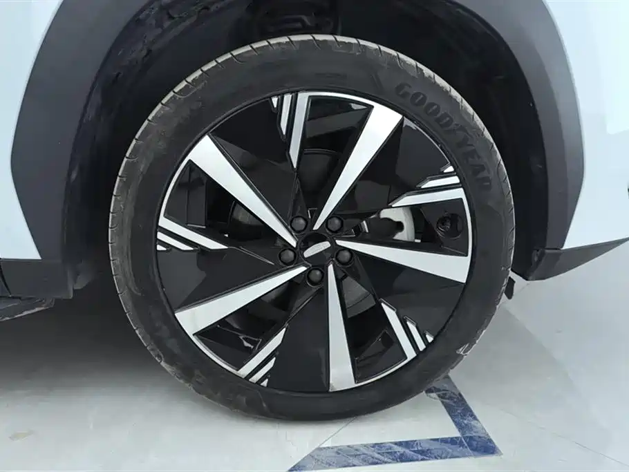 GEELY AUTOMOBILE BOYUE L